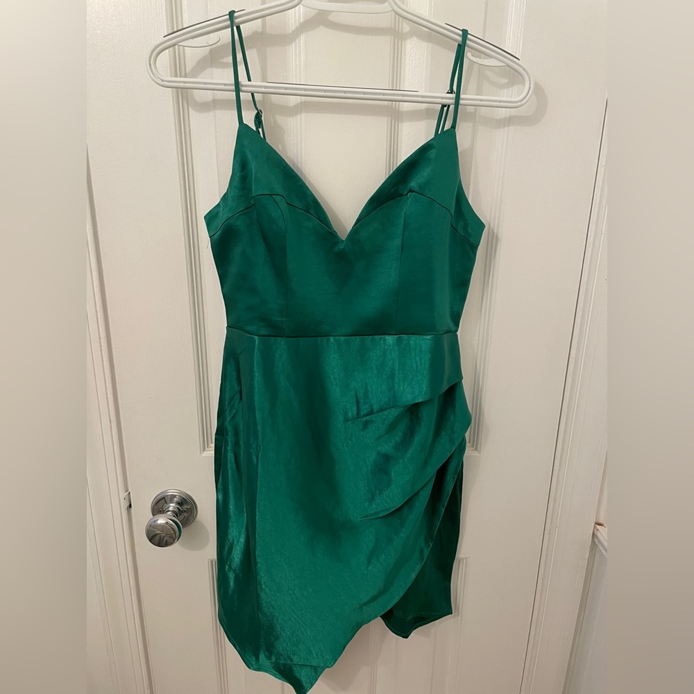 green satin mini dress never worn NWT size 4/6